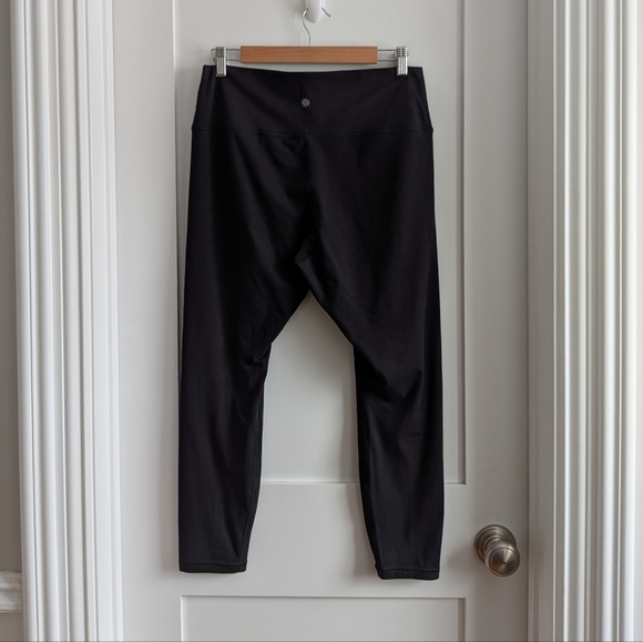 Athleta Transcend Rib 7/8 Tight - Picture 4 of 5